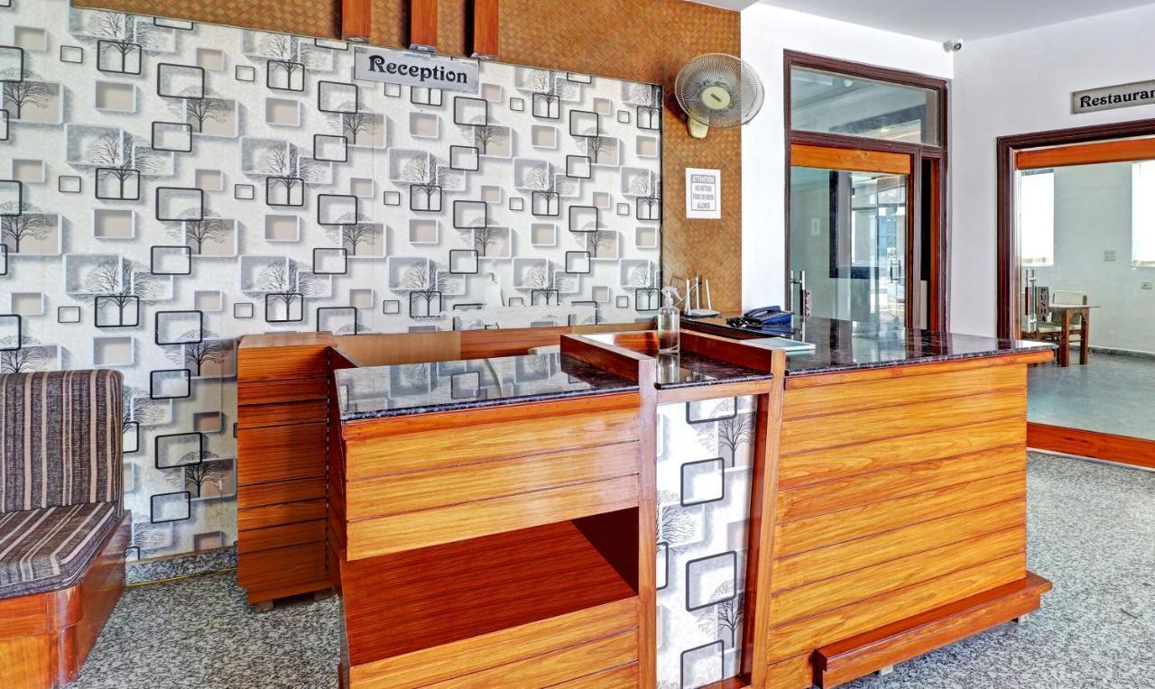 Hotel G B Palace Агра Екстериор снимка
