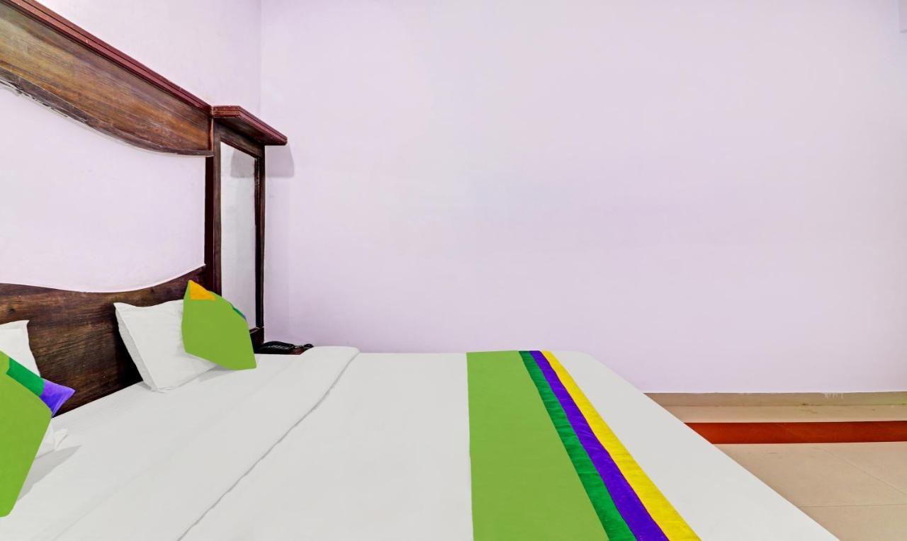 Hotel G B Palace Агра Екстериор снимка