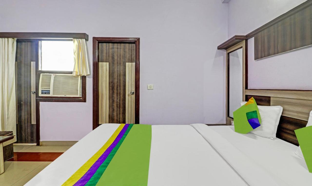 Hotel G B Palace Агра Екстериор снимка