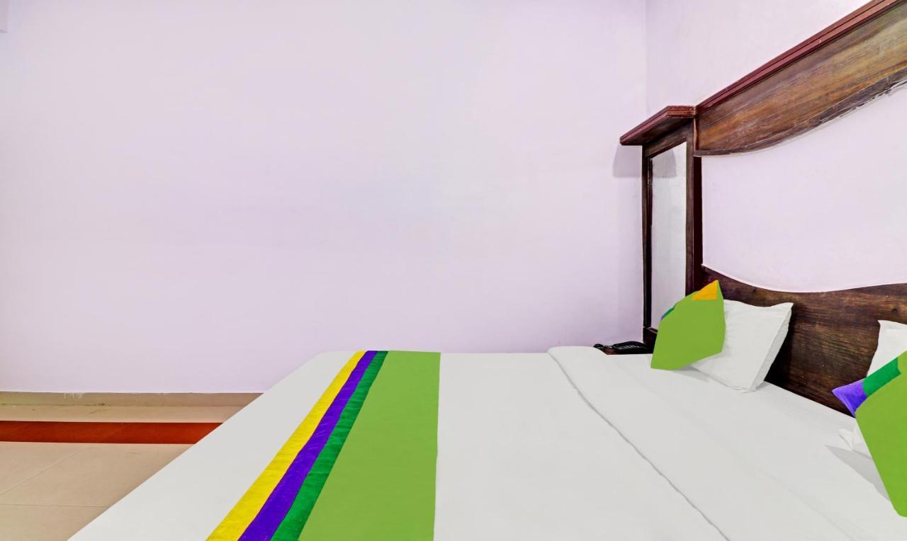 Hotel G B Palace Агра Екстериор снимка